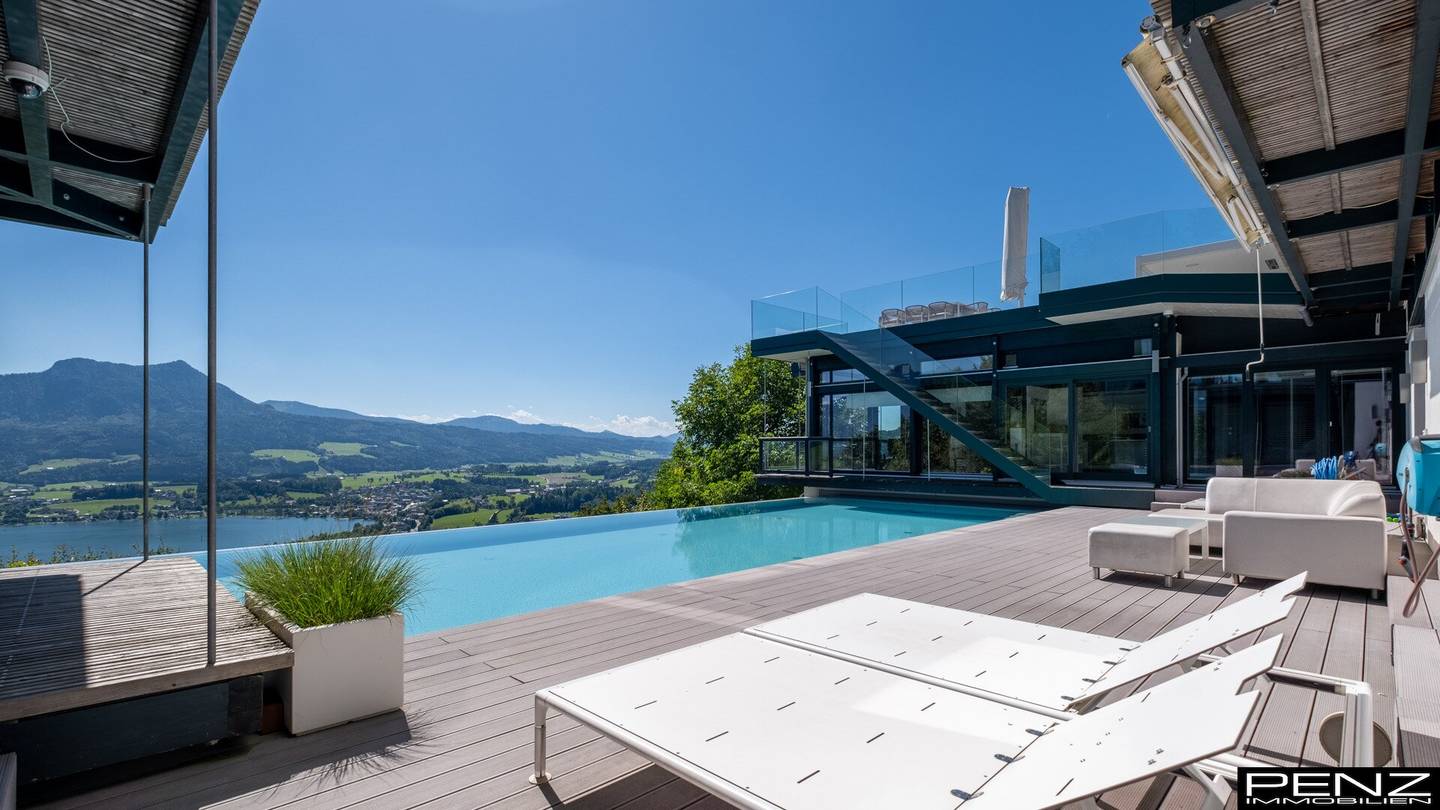 MONDSEE: Private Estate am Mondseeberg - Infinity Pool & unverbaubarer Seeblick