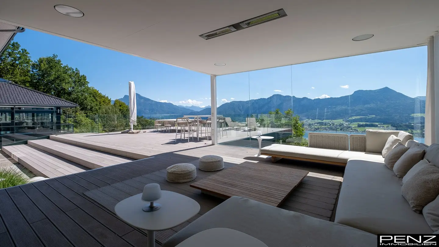 MONDSEE: Private Estate am Mondseeberg - Infinity Pool & unverbaubarer Seeblick