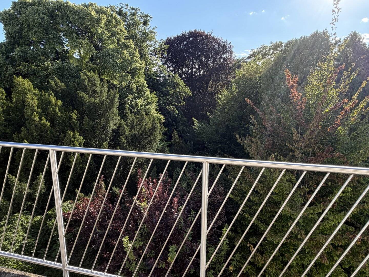 Geweygasse - 3 Zimmer DG mit 2 Balkonen und parkähnlichem Gemeinschaftsgarten