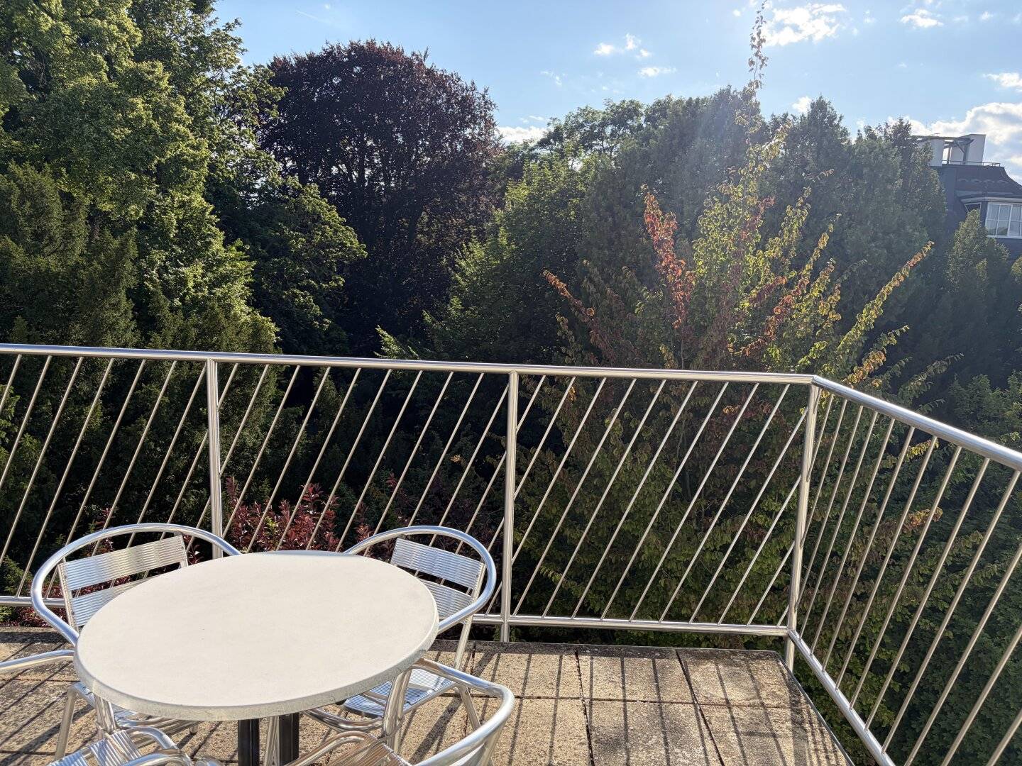 Geweygasse - 3 Zimmer DG mit 2 Balkonen und parkähnlichem Gemeinschaftsgarten