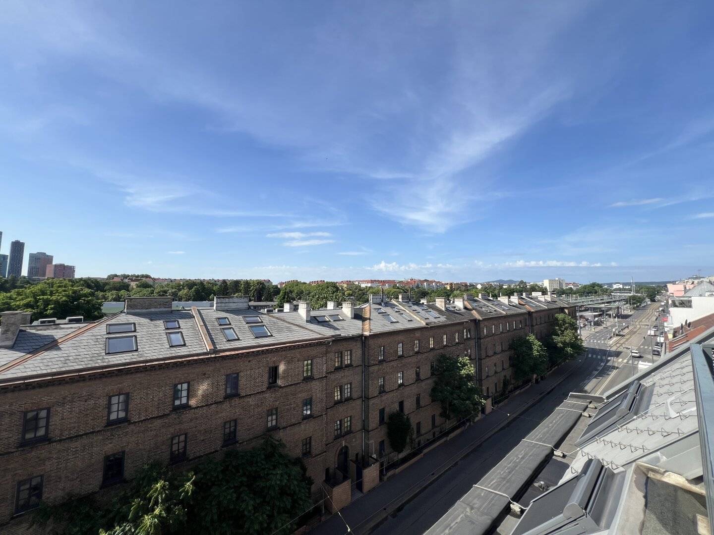 Baujahr 2020 - 4 Zimmer DG-Maisonette mit 15,75m2 Terrasse