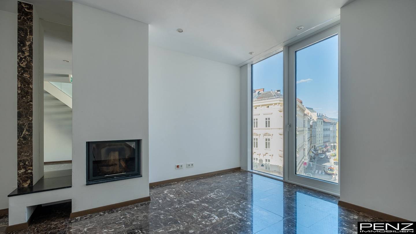 LINZ Taubenmarkt: Exklusive Maisonette mit 160 m² Dachterrasse & zwei Balkonen