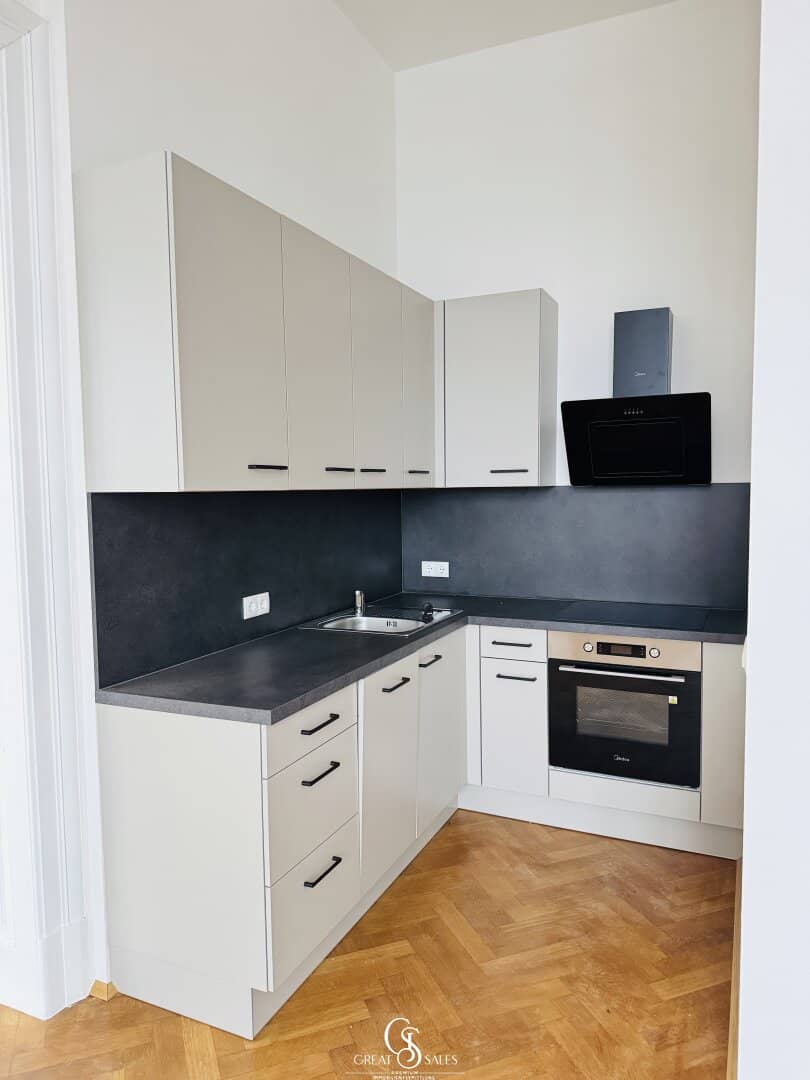 Wohnen mit Klasse – stilvolle Wohnung in kernsanierter Altbauvilla - Erstbezug!