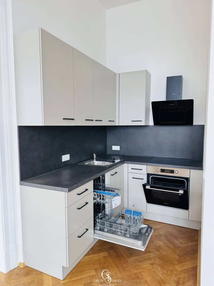 Wohnen mit Klasse – stilvolle Wohnung in kernsanierter Altbauvilla - Erstbezug!