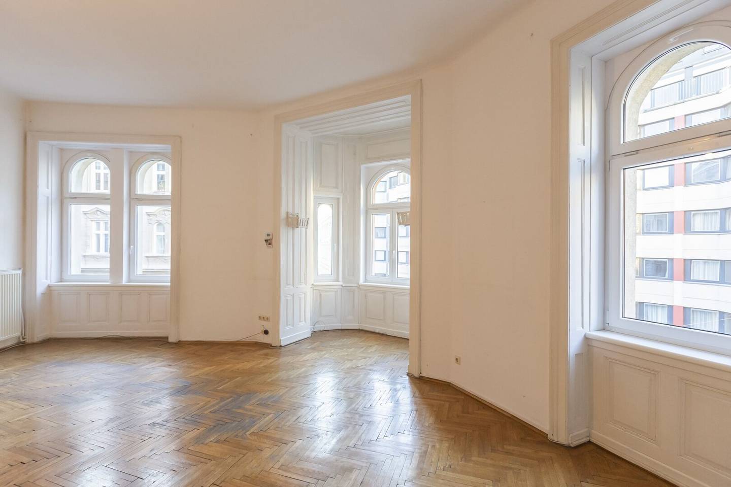 Müllnergasse - repräsentativer 8 Zimmer Altbau mit zwei Eingängen und Garage