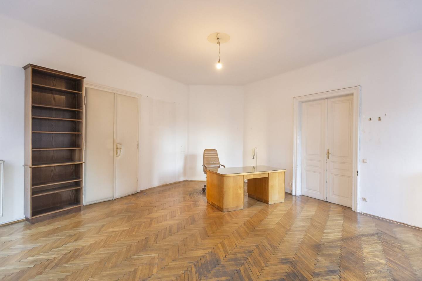 Müllnergasse - repräsentativer 8 Zimmer Altbau mit zwei Eingängen und Garage