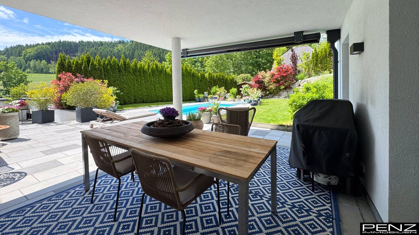 LICHTENBERG: Architektur trifft Natur – Exklusive Designvilla mit Pool und Panoramablick