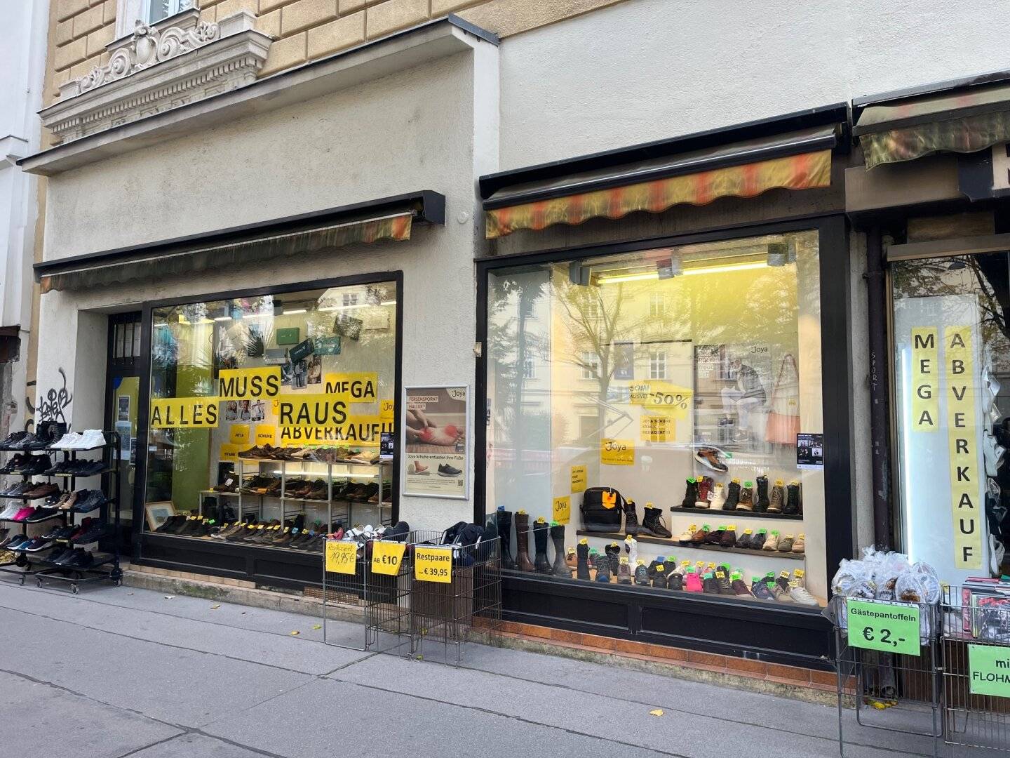 Wiedner Hauptstraße - sanierungsbedürftiges Geschäftslokal mit Auslagen zu vermieten