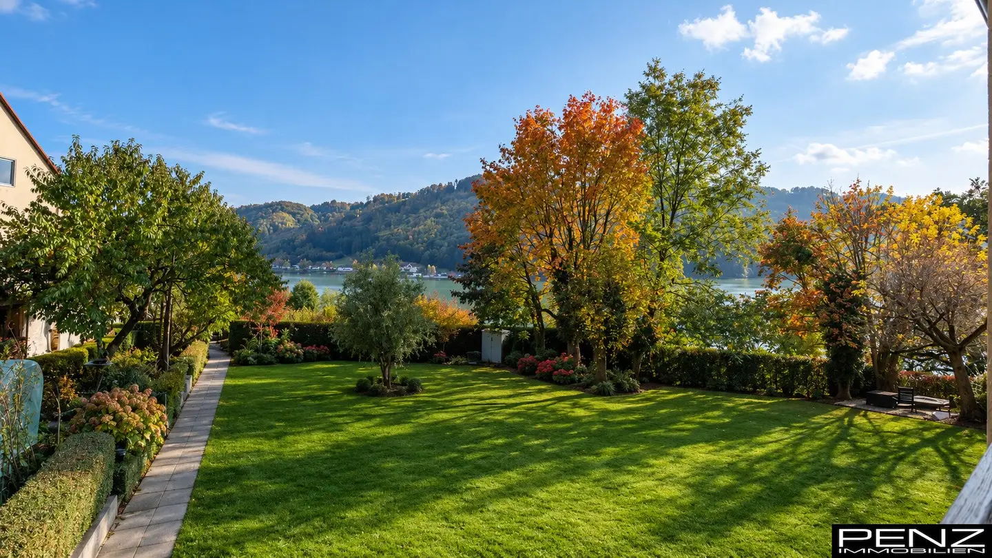 UNTERMÜHL: Schönes Apartment - Balkon und Garten in idyllischer Lage mit zauberhaftem Donaublick