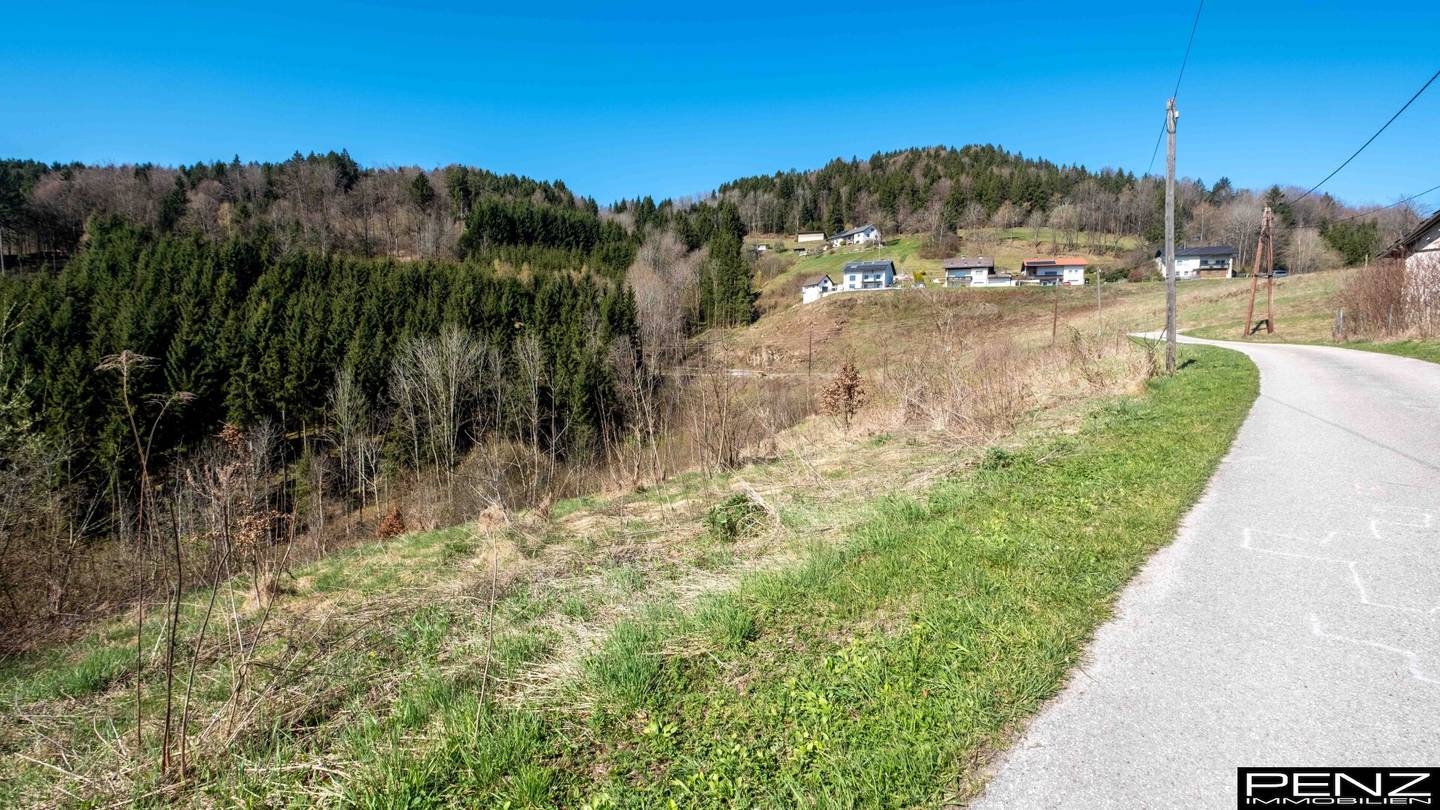 Kirchschlag bei Linz: Bauernhof mit 2,5 ha Land, Garten & traumhaftem Bergblick in Kirchschlag bei Linz!