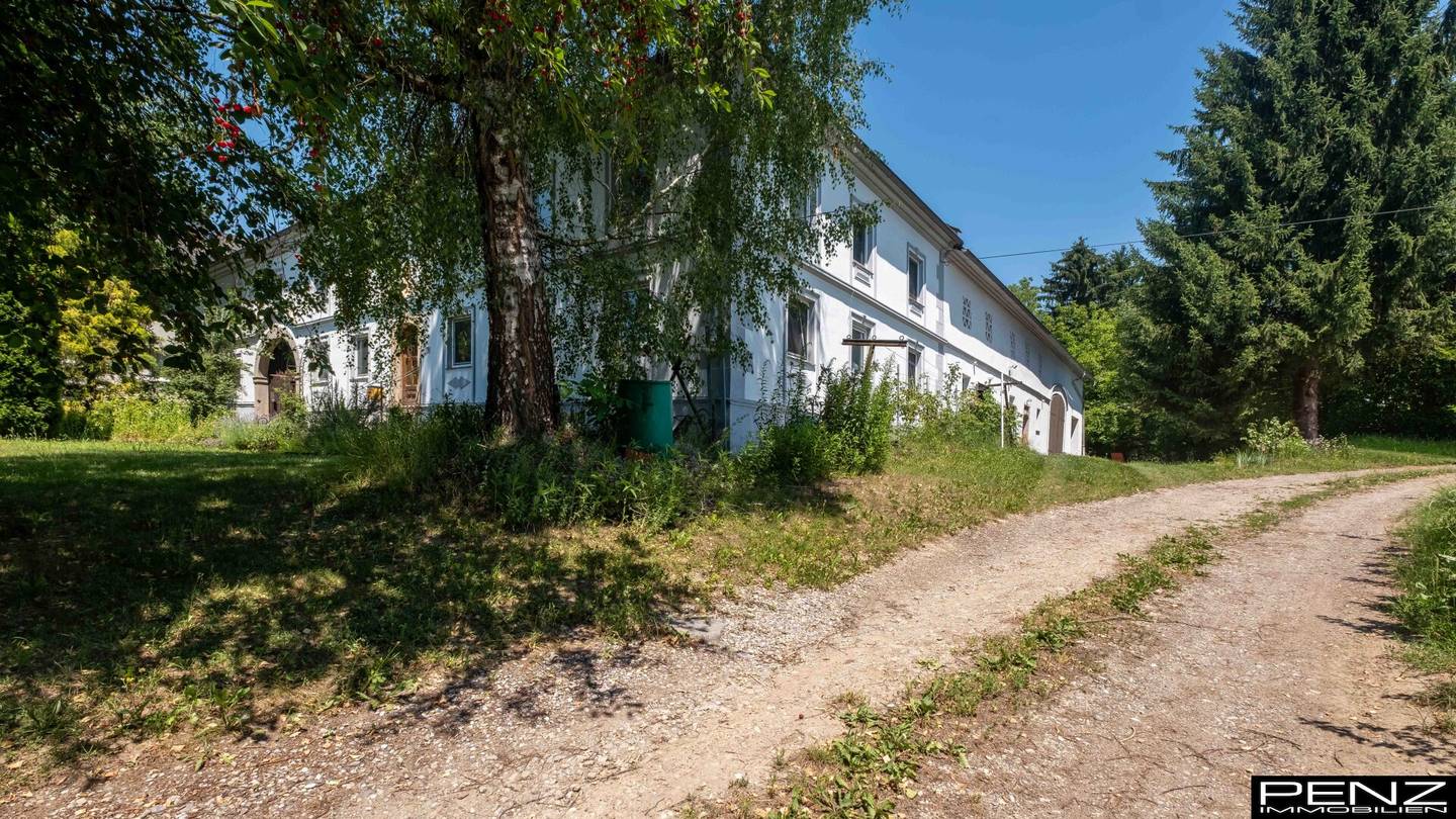 ARBING: Schmucker stilvoller Bauernhof - ausbaubar