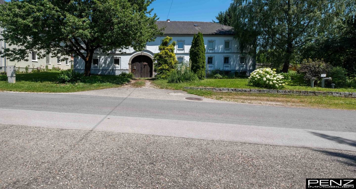 ARBING: Schmucker stilvoller Bauernhof - ausbaubar