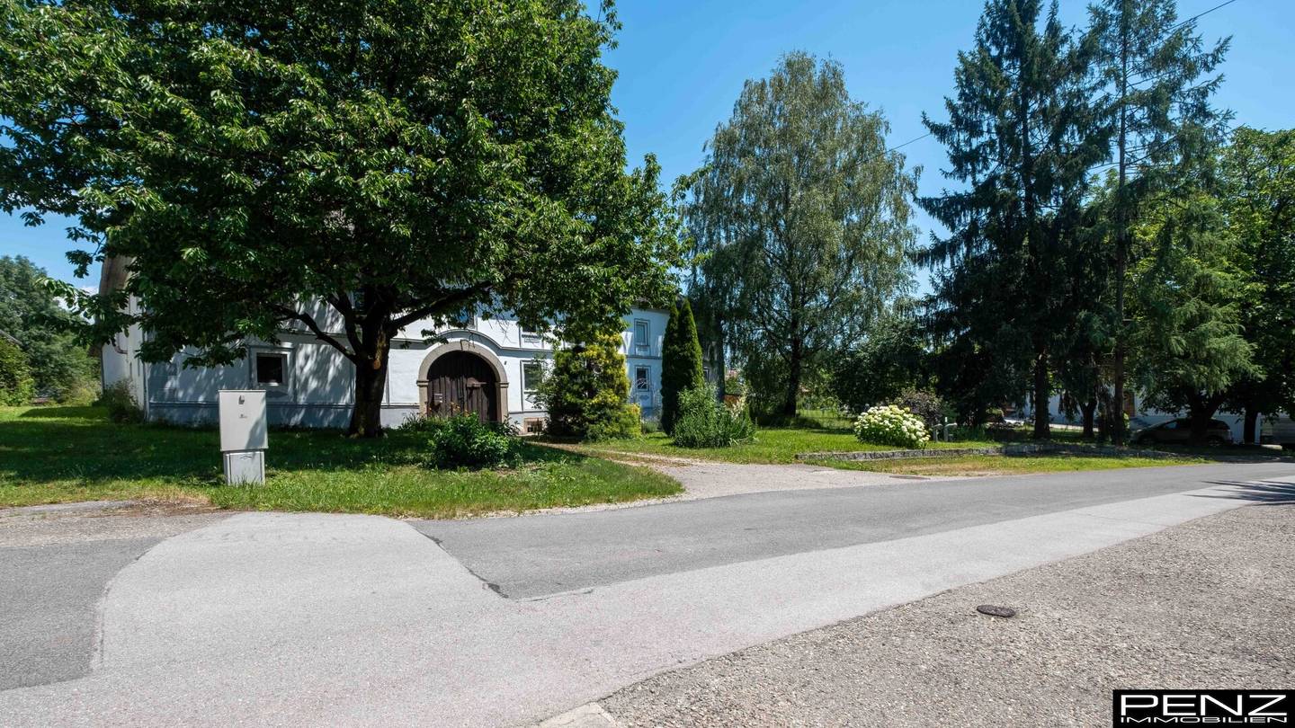 ARBING: Schmucker stilvoller Bauernhof - ausbaubar