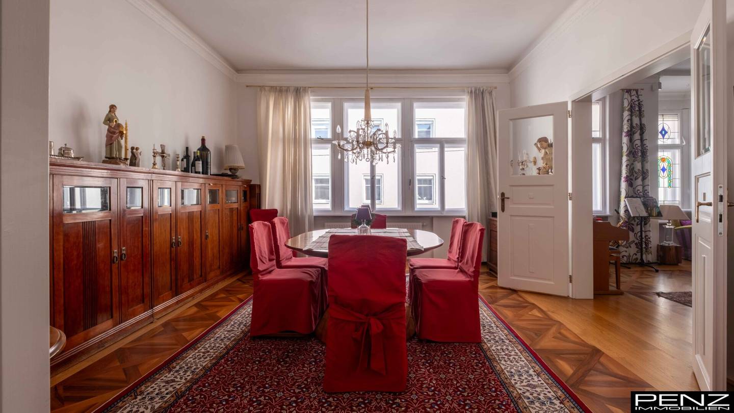LINZ Innenstadt: Eine Rarität mitten in Linz – Stadthaus mit privatem Pool