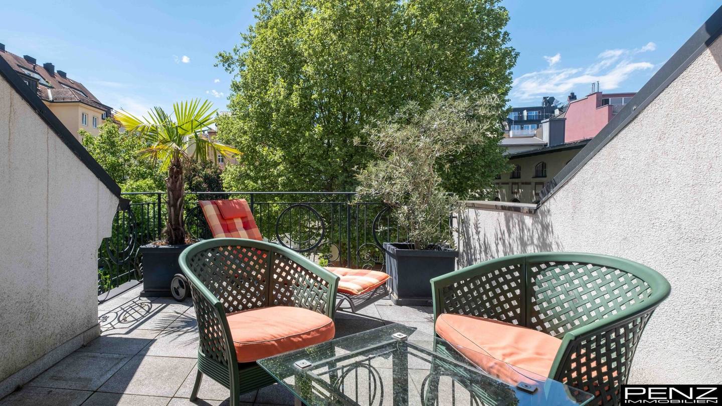 LINZ Innenstadt: Eine Rarität mitten in Linz – Stadthaus mit privatem Pool