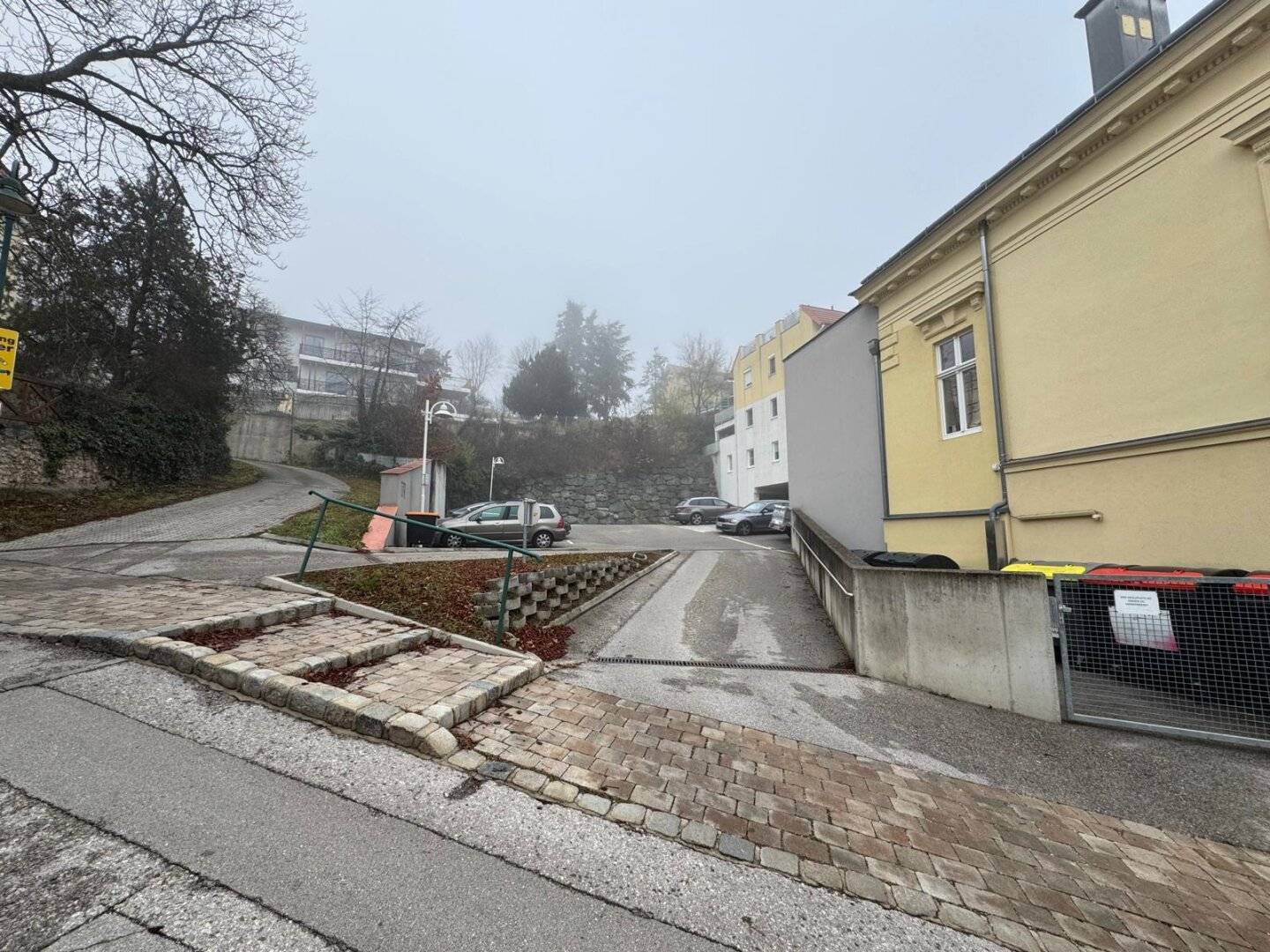 Hauptstraße 20-22 - Freistellplätze und überdachte Parkplätze