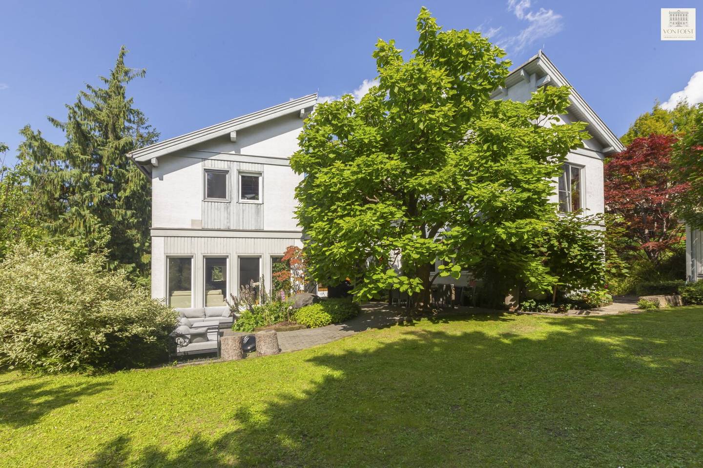 Architect-designed villa surrounded by an idyllic garden jewel in Ober St. Veit - Living with potential and space for your personal vision