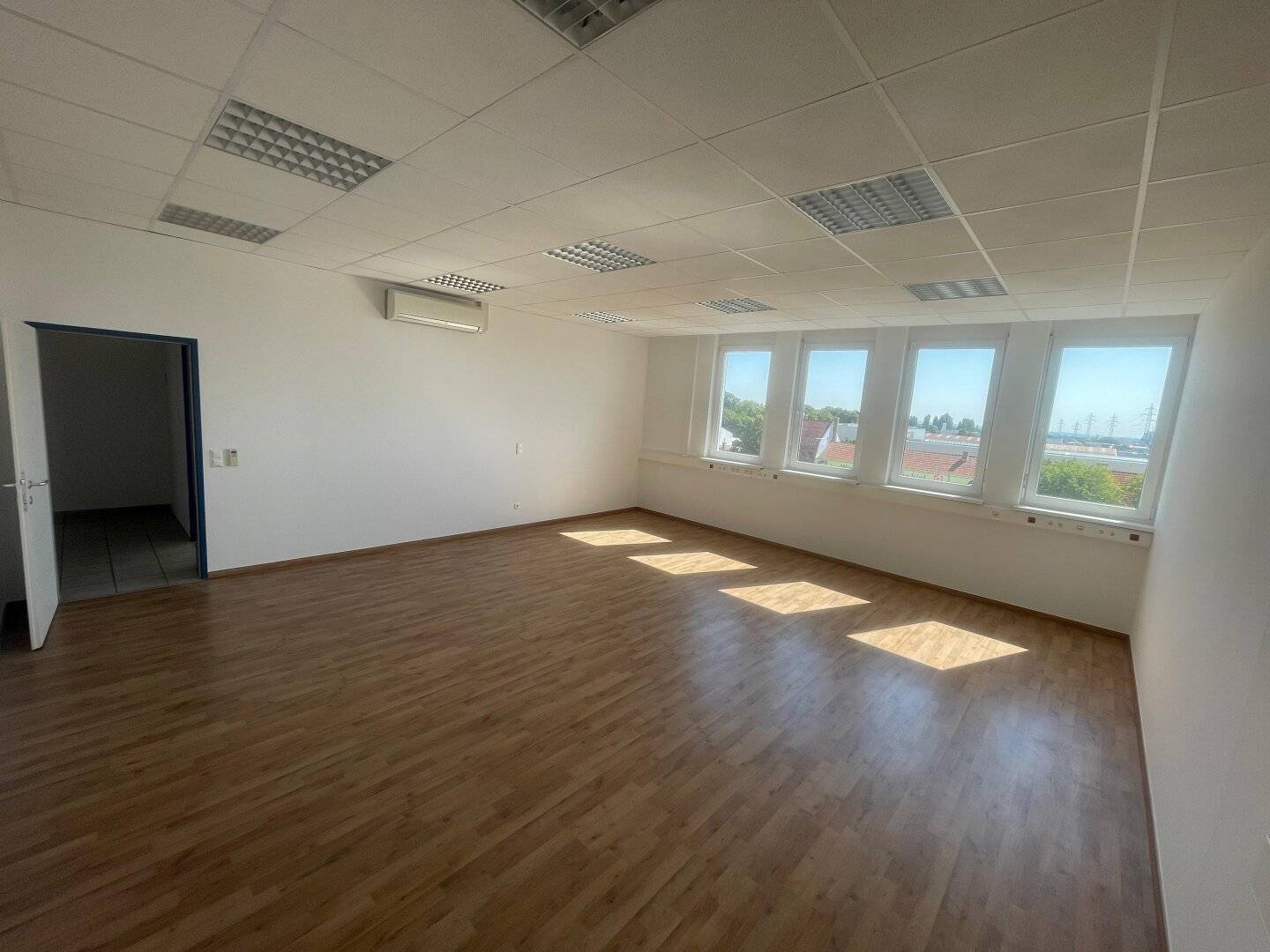 ABC2000 - modernes helles 3 Zimmerbüro !