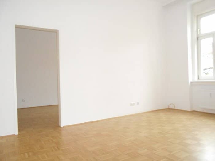 ANderMUR nahe Lendplatz Büro 2ZI+KÜ im Altbau mit Balkon