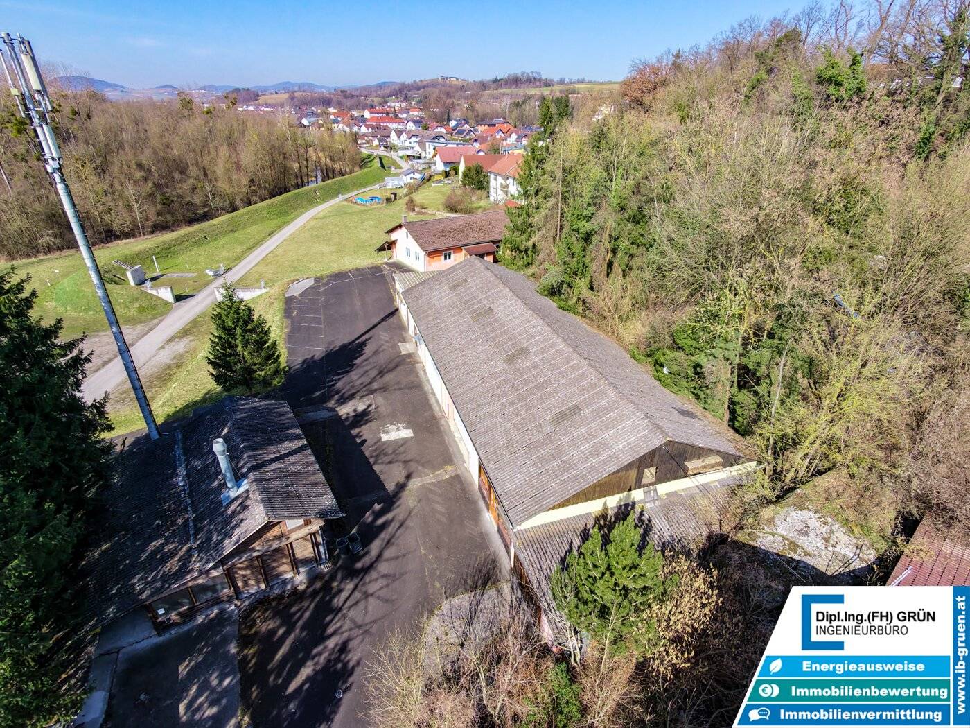 Vielseitige Gewerbeliegenschaft mit Büro & Hallenflächen auf 2.950 m²
