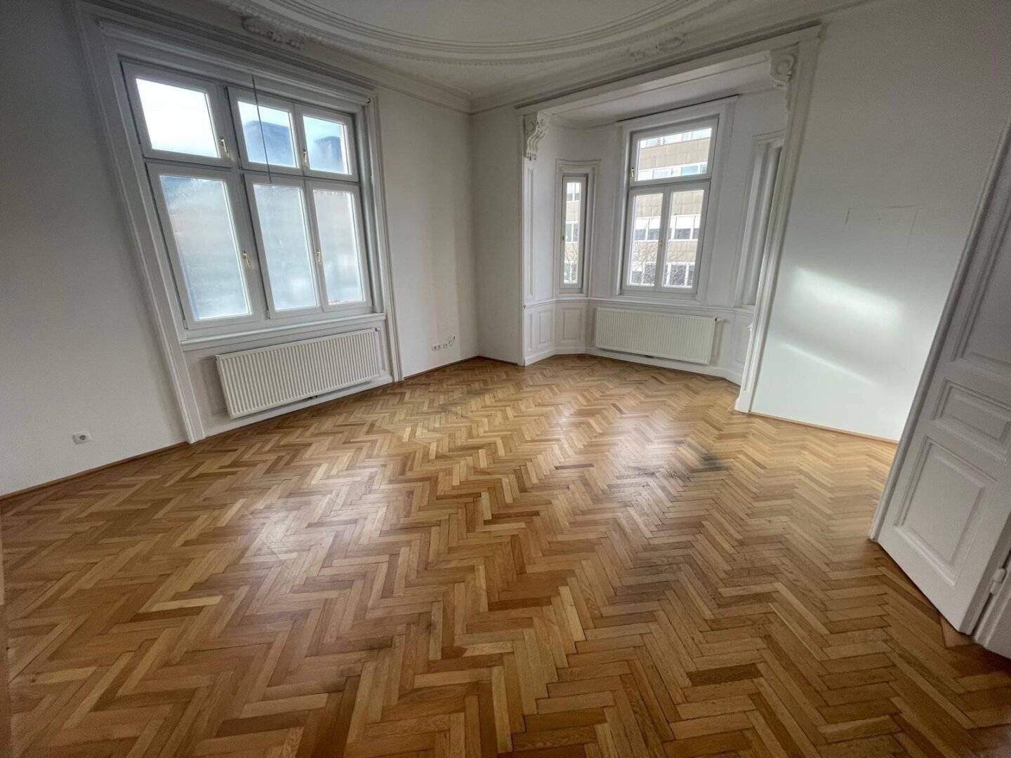 BÜRO Neu saniert 4ZI ALTBAU - Theobaldgasse an der Mariahilferstraße