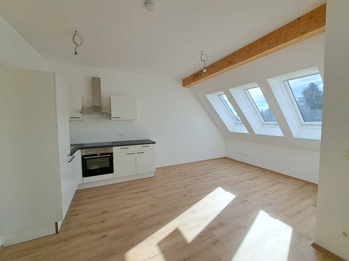Wohnen Nähe Graz: - neuwertig - ab sofort - inkl. Garagenstellplatz + Lift - BARRIEREFREI