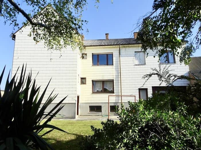 Ein- oder Zwei-Familienhaus + ideal zum Renovieren + sonniger Garten