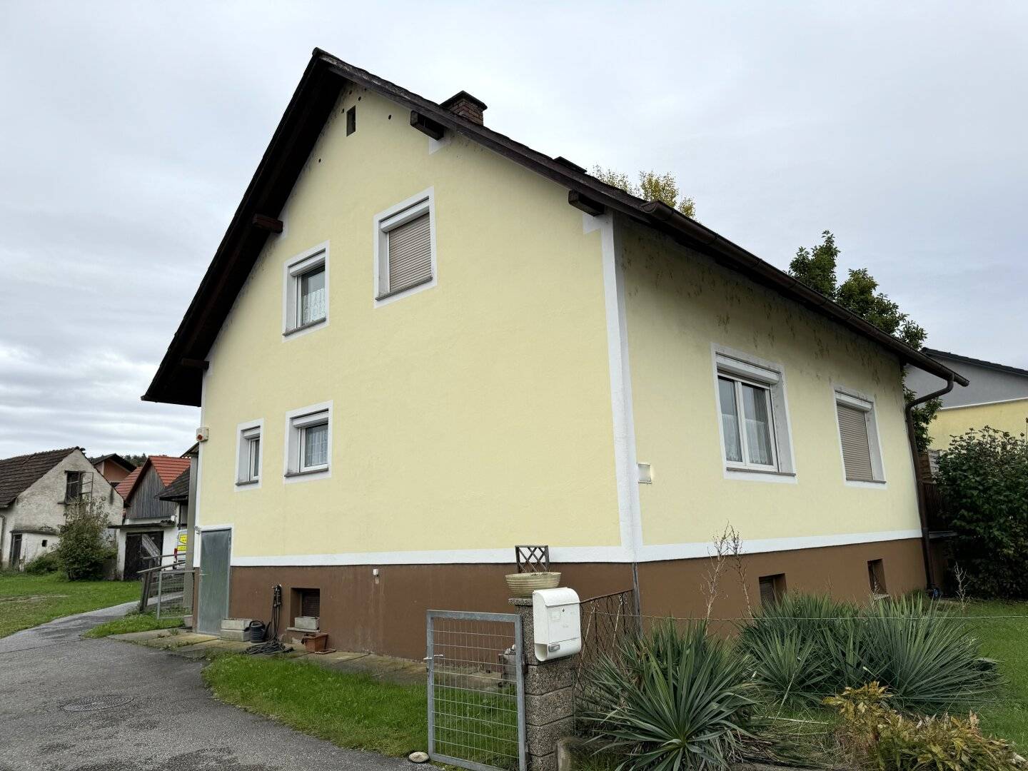 Einfamilienhaus mit großem Grundstück – auch für Landwirtschaft & Anleger interessant, Pferdehaltung