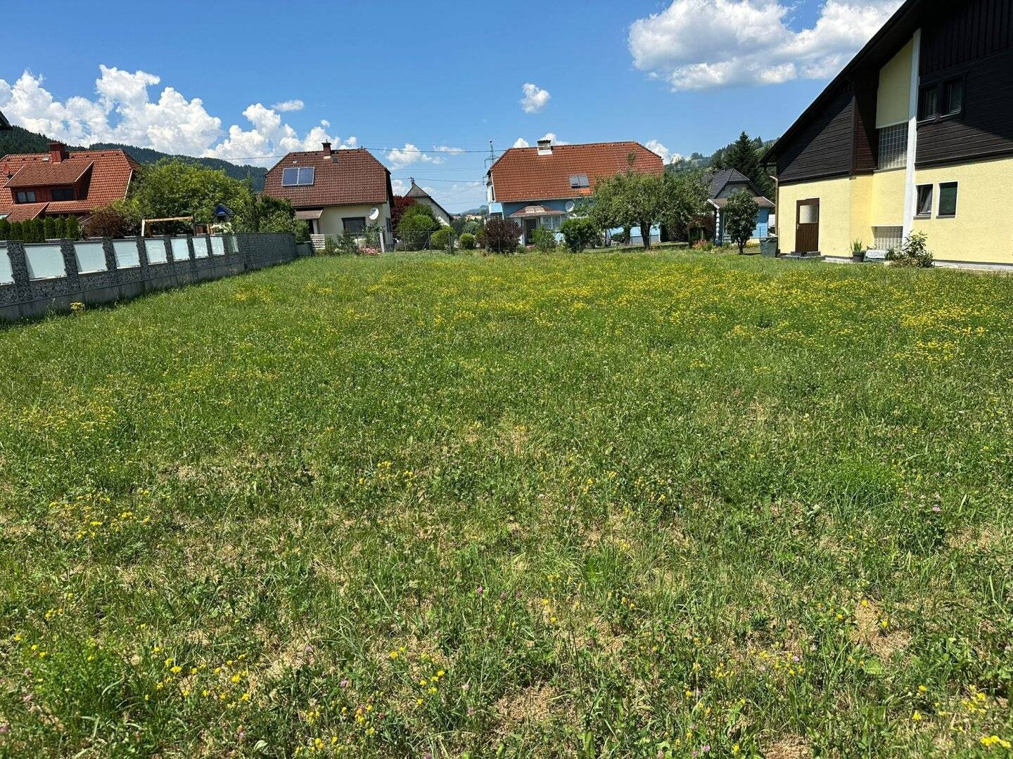 TRAUMHAFTES GRUNDSTÜCK IN RUHIGER LAGE!