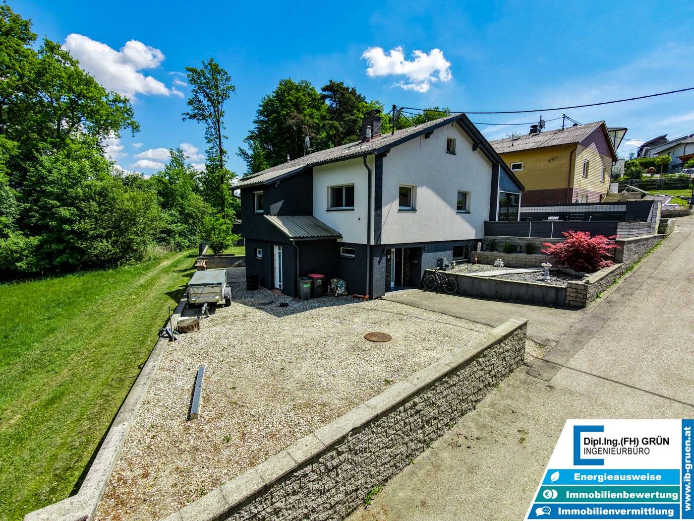 Wohnen in Ruhelage am Waldrand – modernisiertes Haus mit Pool & Grünblick