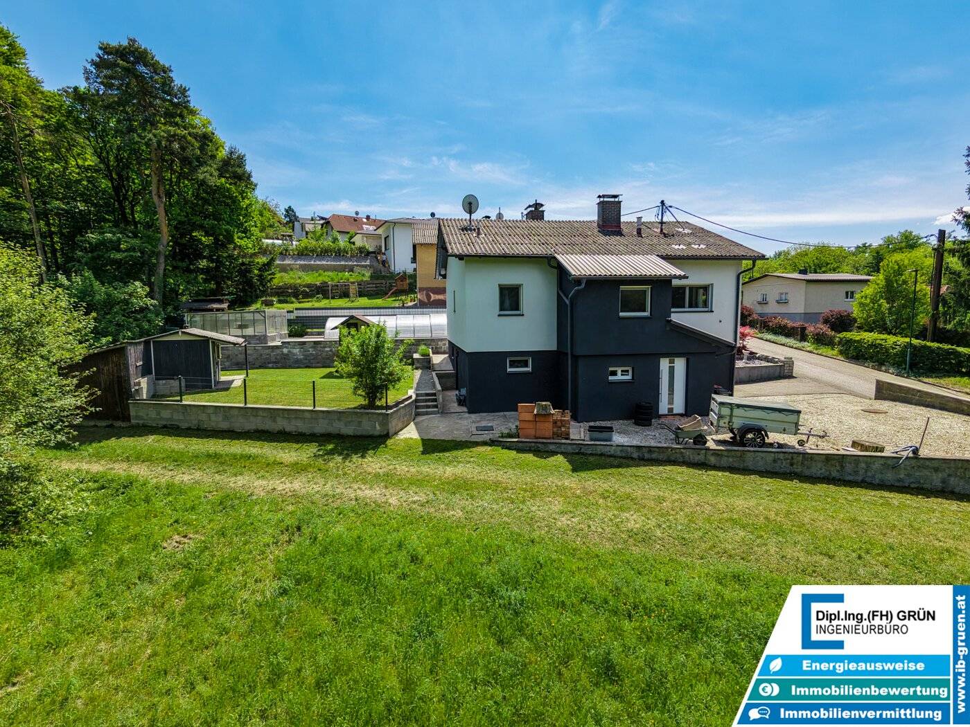 Wohnen in Ruhelage am Waldrand – modernisiertes Haus mit Pool & Grünblick