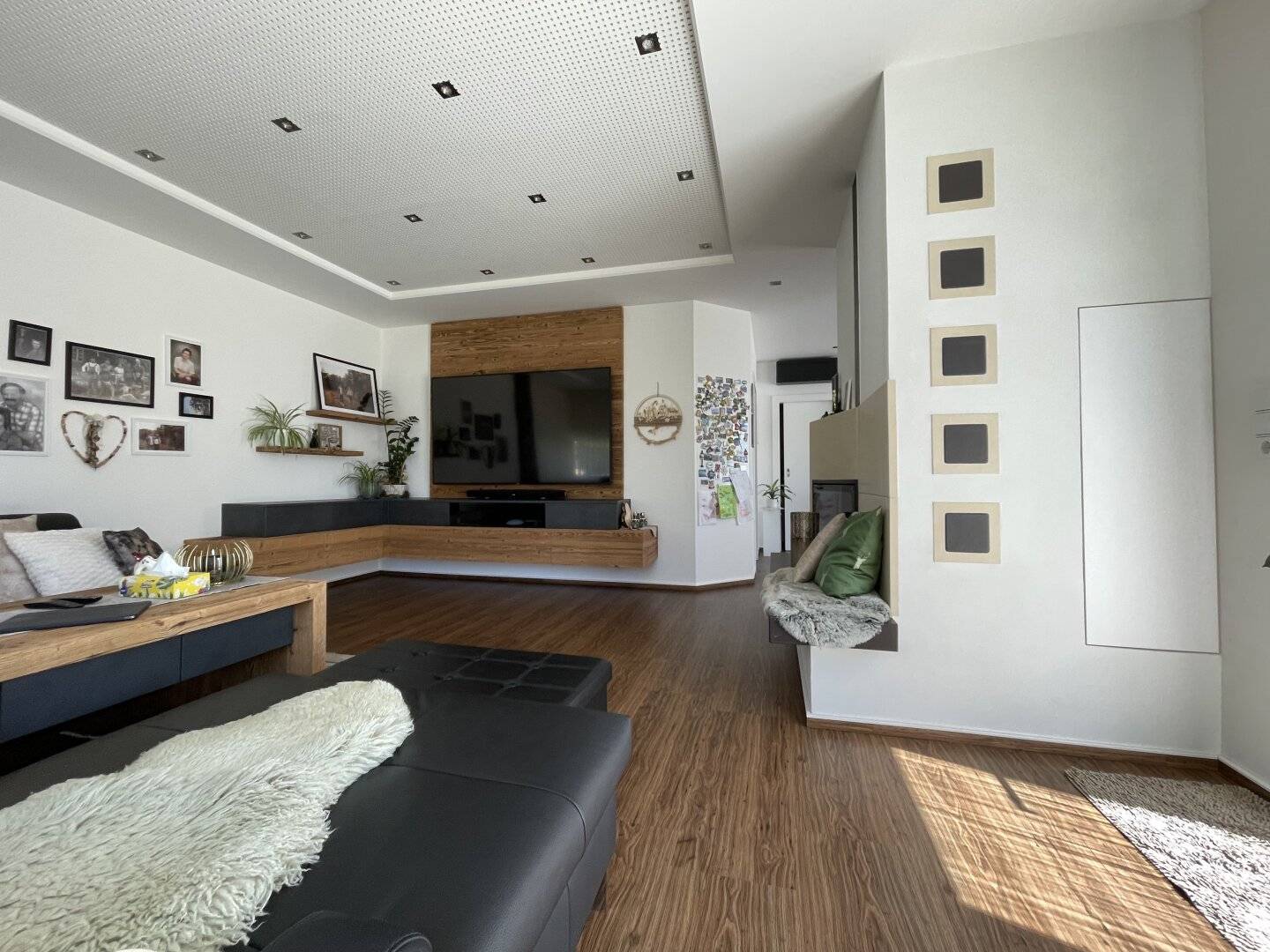 Nähe Hartberg - Pöllauberg -  Designerhaus mit Panoramadachterrasse, zwei Wohneinheiten und Premium Garagenlösung Platz für 5 Autos - sehr interessant für Oldtimer oder Luxusautos