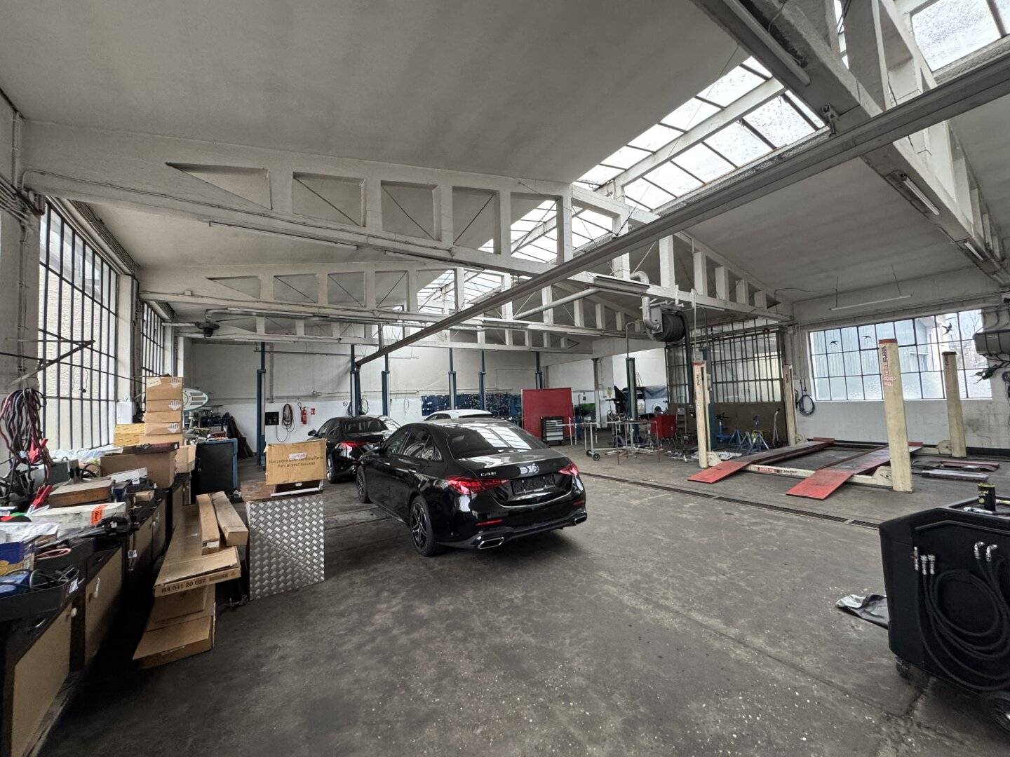 Anleger- und Bauträgerobjekt in Graz-Gries,Gewerbeareal mit Werkstätten, Werkshalle, Hallen, Büro- und Wohnflächen