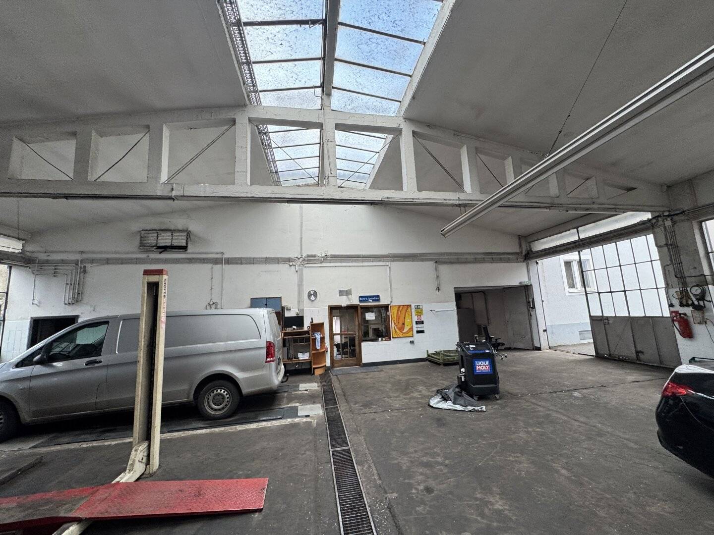 Anleger- und Bauträgerobjekt in Graz-Gries,Gewerbeareal mit Werkstätten, Werkshalle, Hallen, Büro- und Wohnflächen