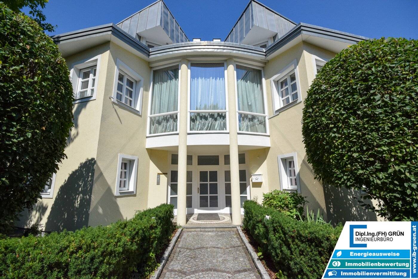 Architekten-Villa am Fuße des Pöstlingbergs: Wohnen & Arbeiten auf 400m²
