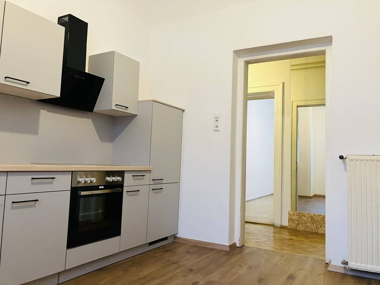 Keesgasse - großzügige 4 ZimmerAltbauwohnung mit Balkon!