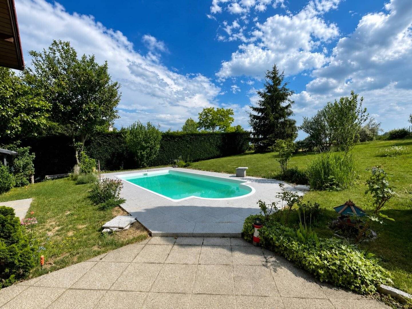 Familienidylle & Paradies in absoluter Ruhelage mit Pool, Wintergarten und Naturteich!