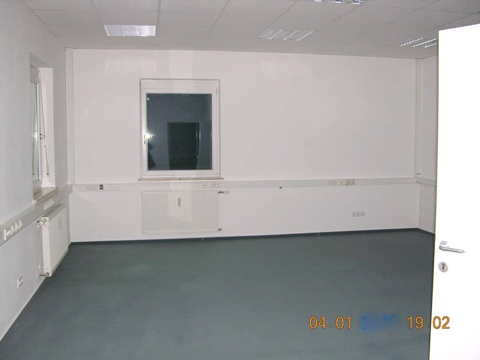 Büro ab 200 m² -  406 m² im 1.Stock, Geschäftslokal im Parterre ca. 160 m², Ordination, Lager mit Auslagenfront, Lift, Serverraum