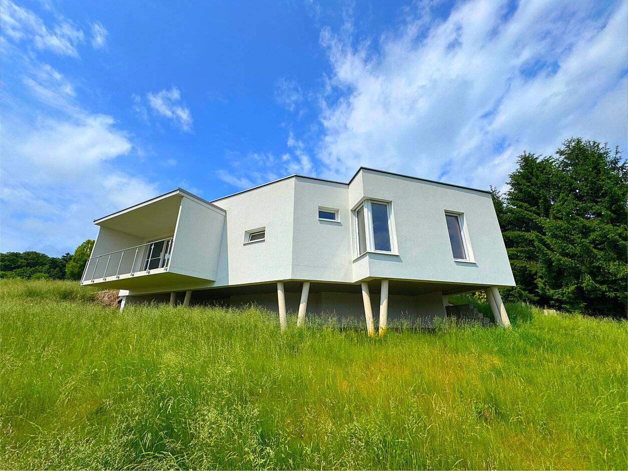 B O C K S D O R F  -  Sonniger Bungalow mit Panoramablick und Erstbezug!