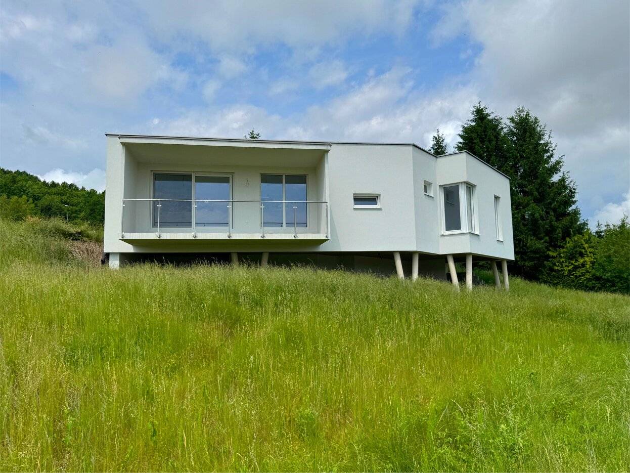 B O C K S D O R F  -  Sonniger Bungalow mit Panoramablick und Erstbezug!