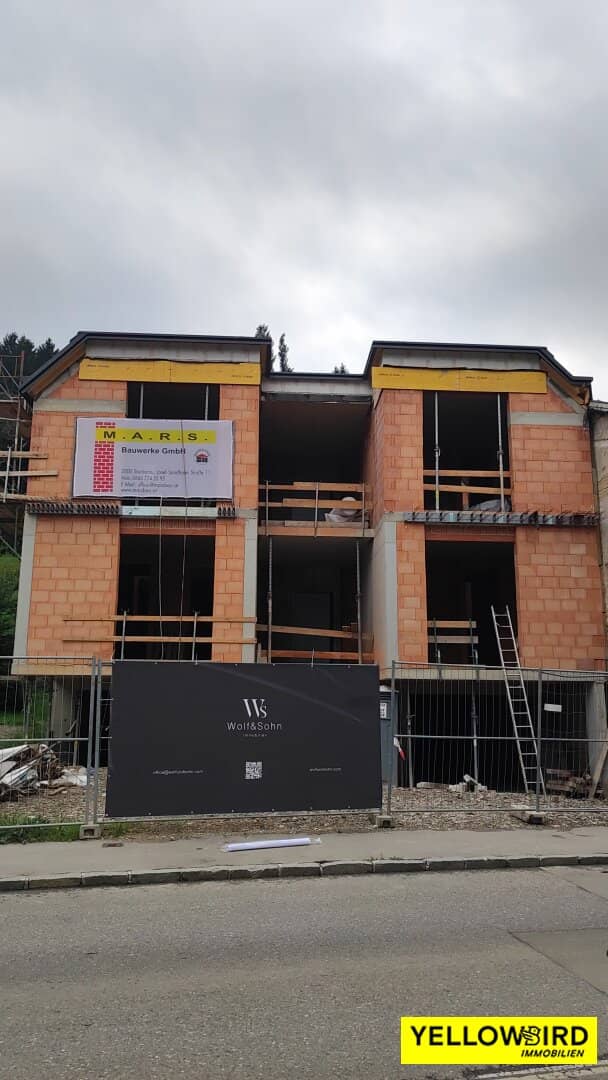 Großzügiges Wohnkonzept - Stillvolle Doppelhaushälfte auf drei Ebenen mit atemberaubenden Ausblick