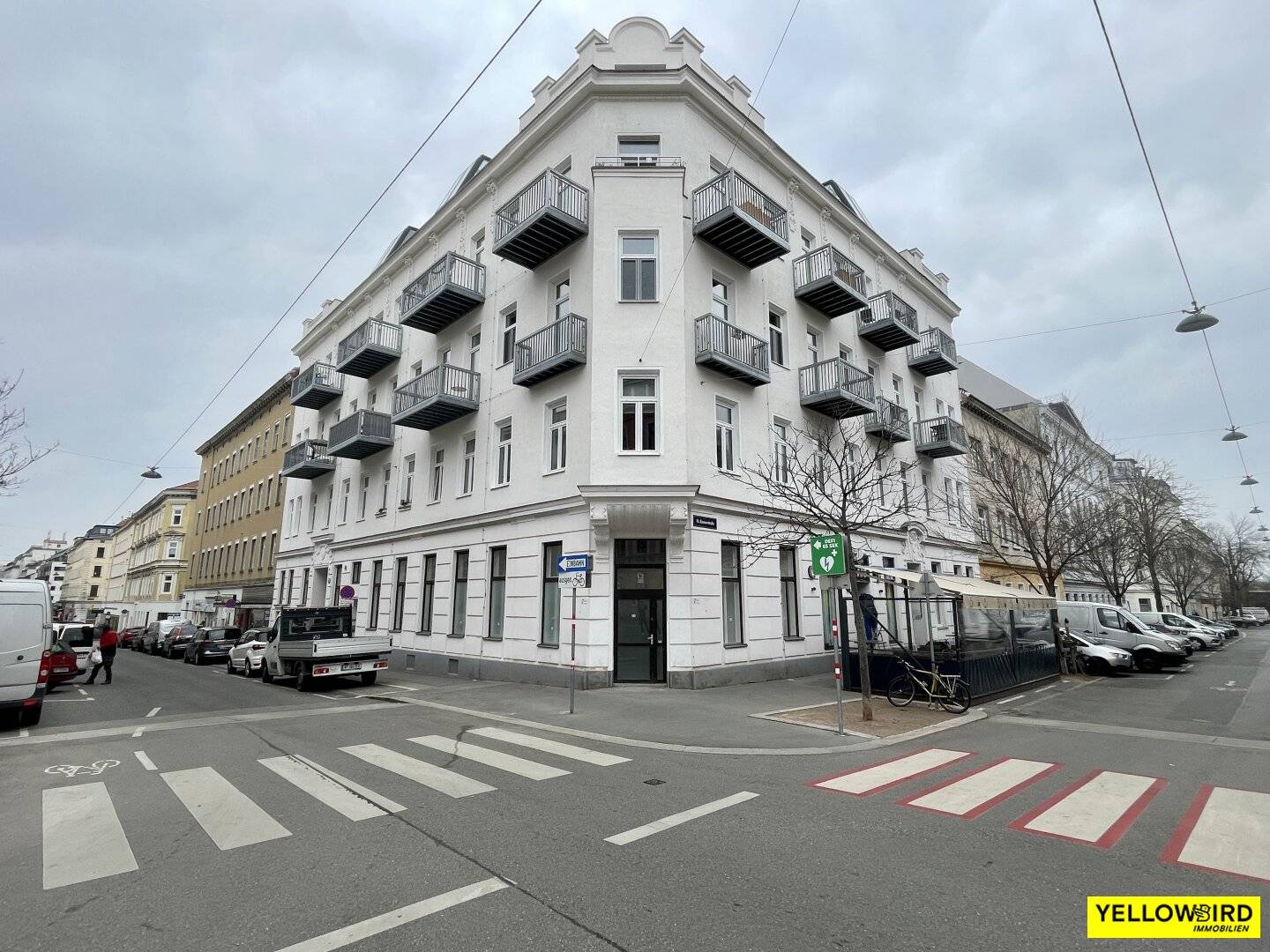 GESCHÄFTSLOKAL I UNBEFRISTET VERMIETET I GENERALSANIERTES HAUS I 4% RENDITE