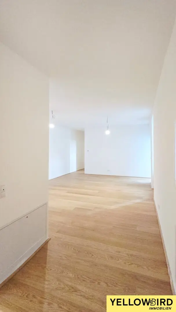 4 1/2 -Zimmer-Wohnung in direkter U-Bahn-Nähe - 21 m² Freifläche