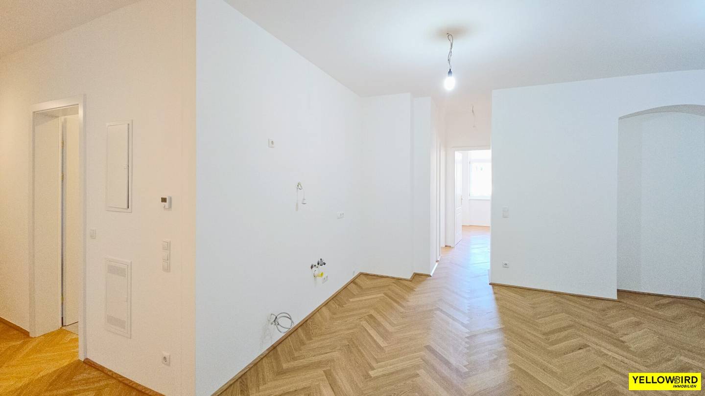 3-Zimmer-Wohnung in direkter U-Bahn-Nähe - 6 m² Freifläche - über 3 Meter Raumhöhe
