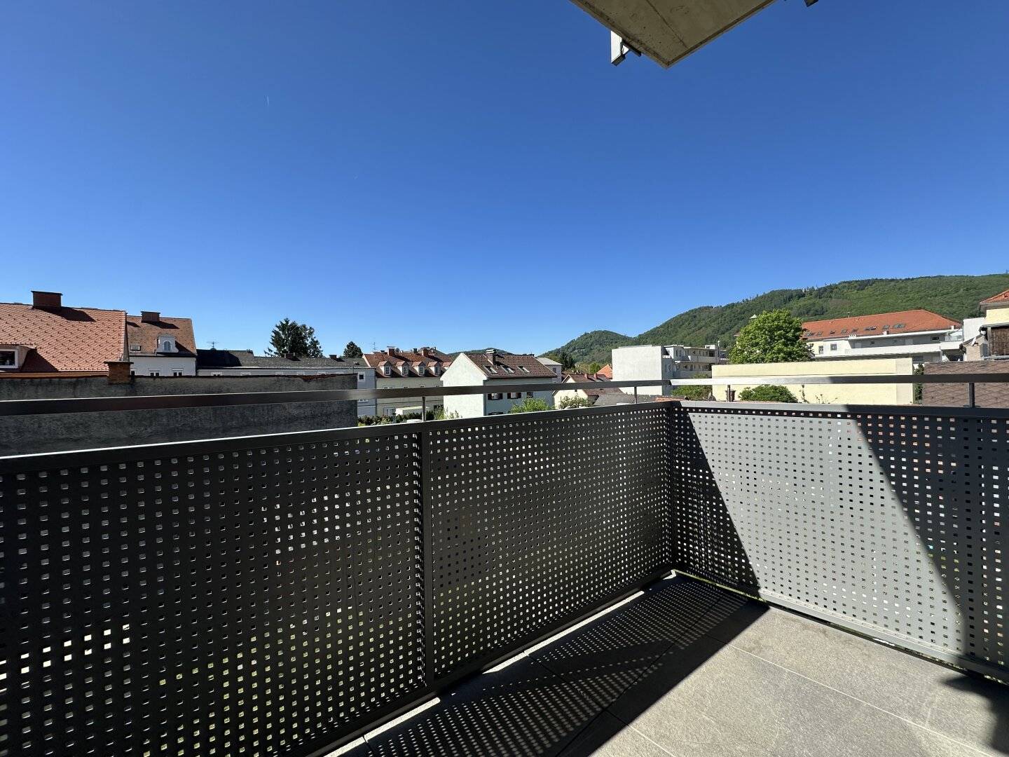 Wunderschöne *** NEUBAU-WOHNUNG ***I SONNIGER BALKON I
