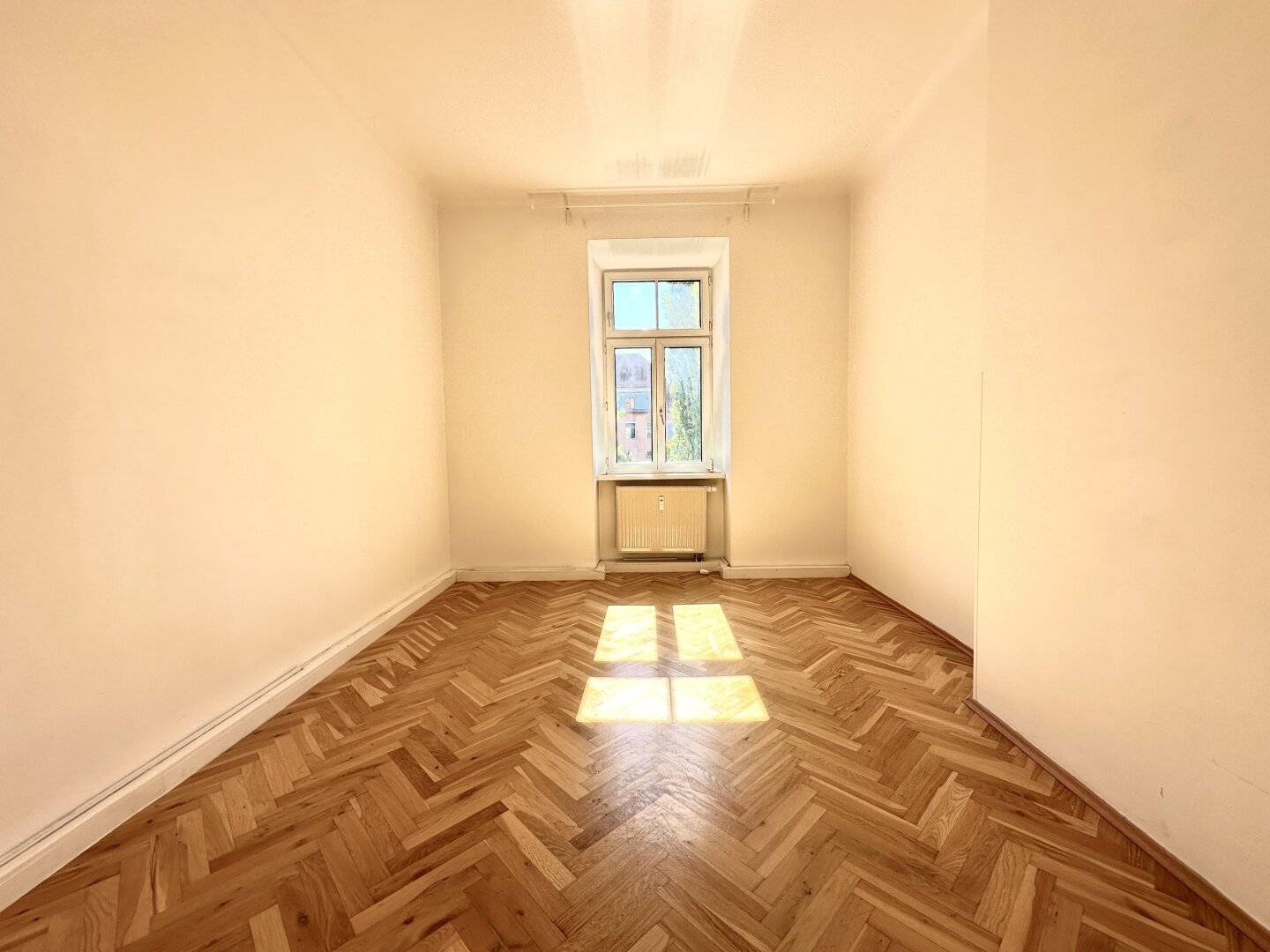 *** WUNDERSCHÖNE *** charmante Altbauwohnung im Herzen von Graz!