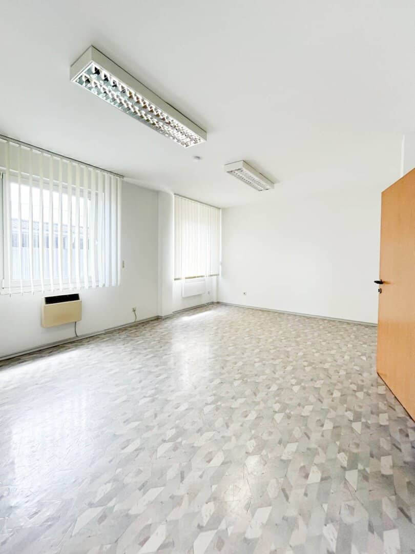MODERNE BÜROFLÄCHEN | INDUSTRIEGEBIET ILZ | FLEXIBEL NUTZBAR I ROTO IMMOBILIEN