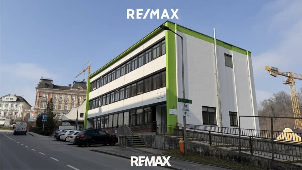 Attraktive Büroflächen mit Parkflächen und Lagermöglichkeiten im Zentrum von Lambach zu vermieten