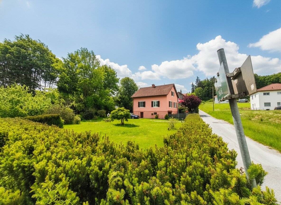 WOHNEN IM GRÜNEN | EINFAMILIENHAUS | GARAGE | GROSSZÜGIGES GRUNDSTÜCK I ROTO IMMOBILIEN