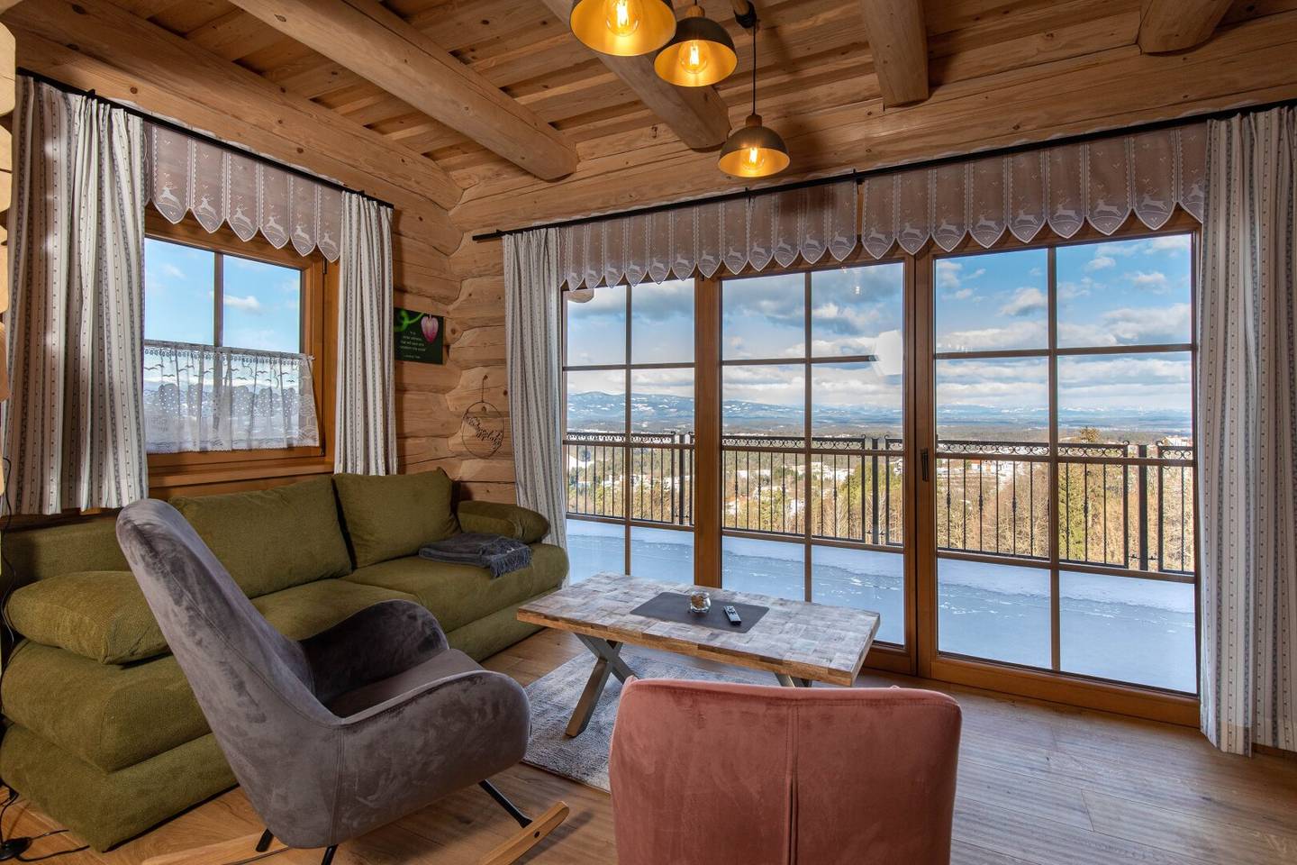 Traumhaftes *** LUXUX BLOCKHAUS - CHALET *** mit wunderschönem Ausblick in absoluter Ruhelage
